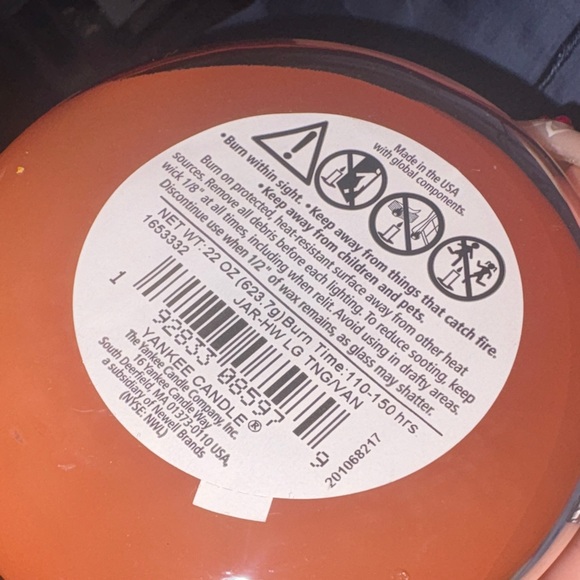 Yankee Candle Tangerine & Vanilla Scented Jar - Picture 2 of 4